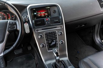VOLVO XC60 2016r. - 14