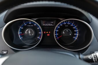 Hyundai ix35 | 1.6 benzyna - 14