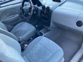 Daewoo Kalos - 14
