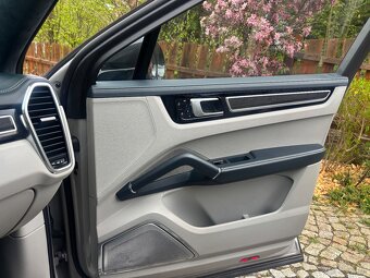 Porsche cayenne - 14