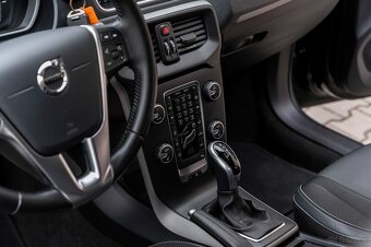 VOLVO V40 - 14