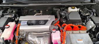 Lexus NX300H - 14
