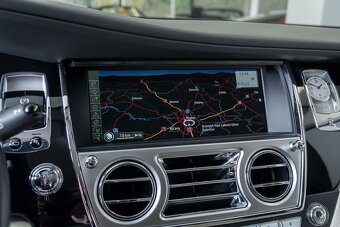 Rolls Royce Ghost maksymalny przebieg wyposażenia 68 000 km - 14