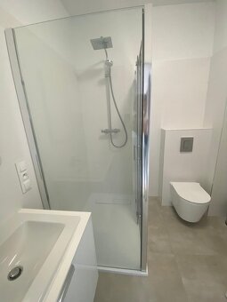 2 pokoje, 47m2, II piętro, winda, duży balkon, parking, os. - 14