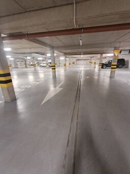2 pokoje, 47m2, II piętro, winda, duży balkon, parking, os. - 14