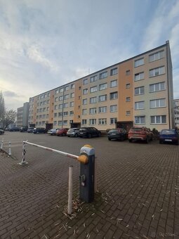2 pokoje, 41.30 m2, balkon, I piętro, po remoncie,Os. Asnyka - 14