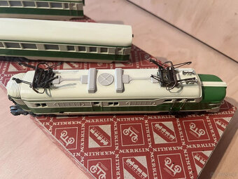 Wagon silnikowy Märklin ST 800, zielono-beżowy Żebra dachow - 14