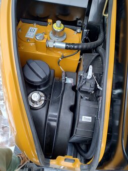 Minibagr SANY SY35U - 14