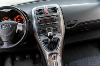 TOYOTA AURIS - 14