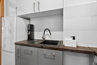BEZPOŚREDNIO. Przytulne mieszkanie na parterze w centrum S - 14