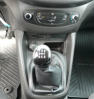 Ford Tourneo Courier - 14