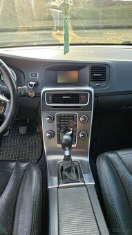 Volvo V60 1.560 diesel - 14