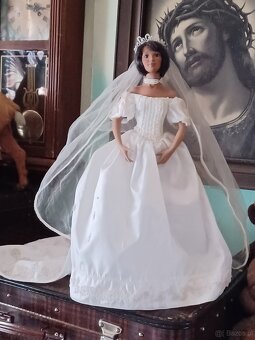 SZEŚĆ PANN MŁODYCH 3 SYGNOWANE 3 NIE SYGNOWANE LALKI PORCELA - 14
