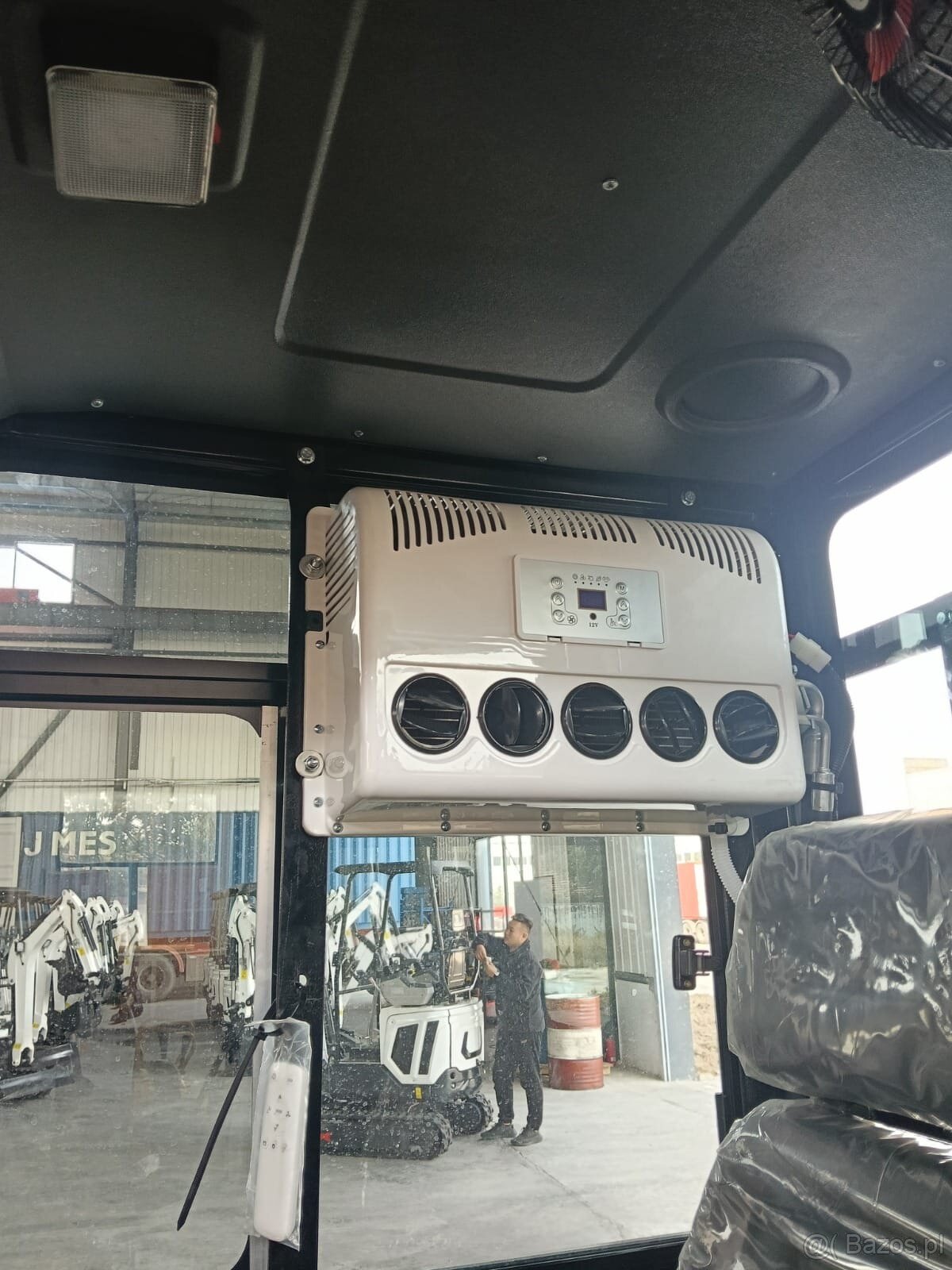 KOPARKA GĄSIENNICOWA 3,5T - 15