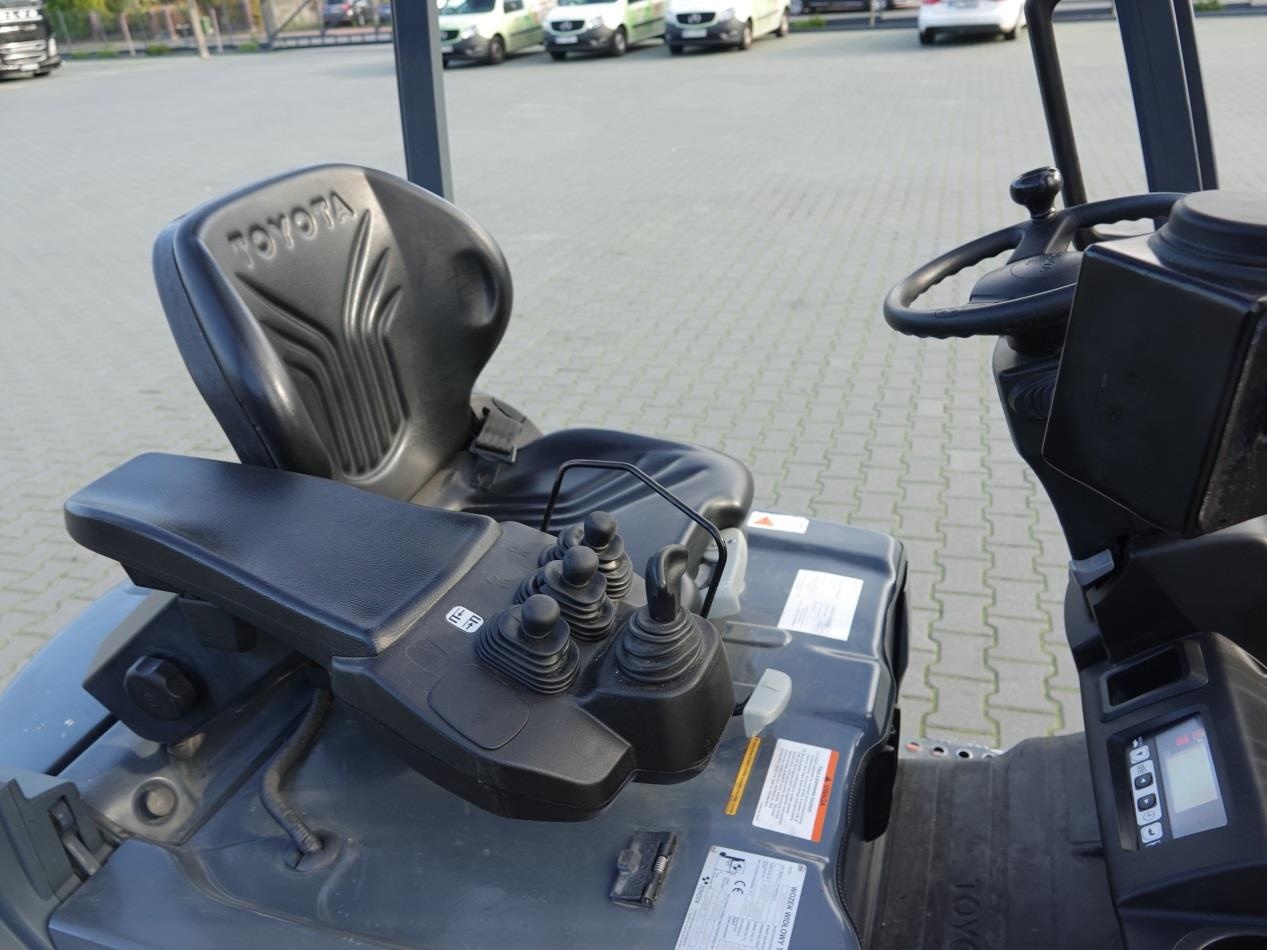 Wózek widłowy unoszący Toyota 8FBMT15 (Traigo 15) - 15