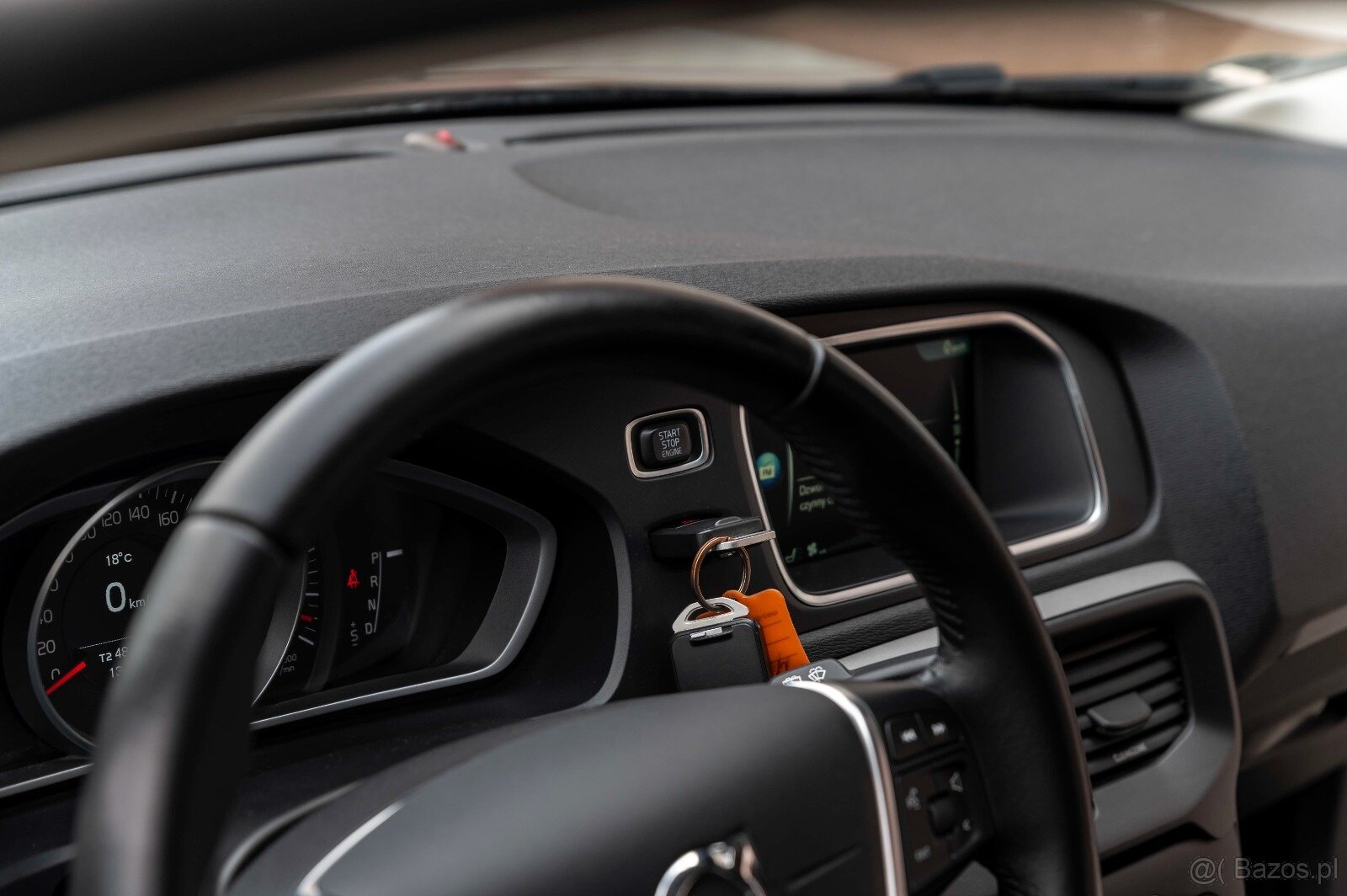 VOLVO V40 - 15