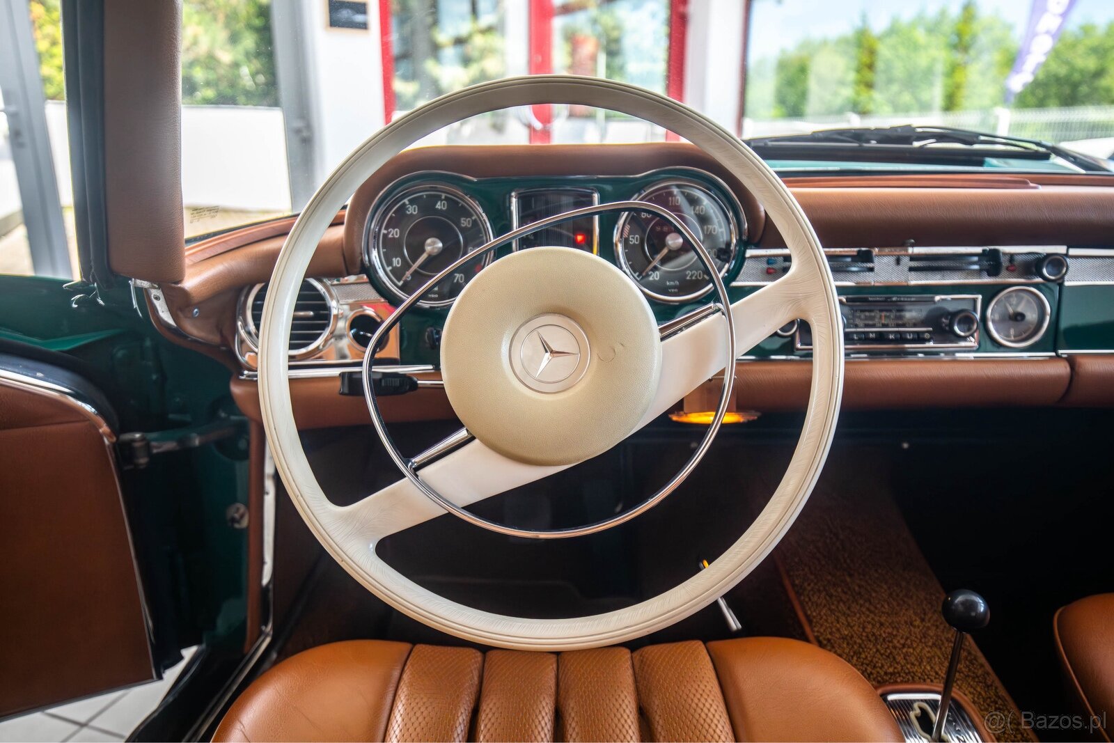 Mercedes Benz W113 280SL Pagoda - 15