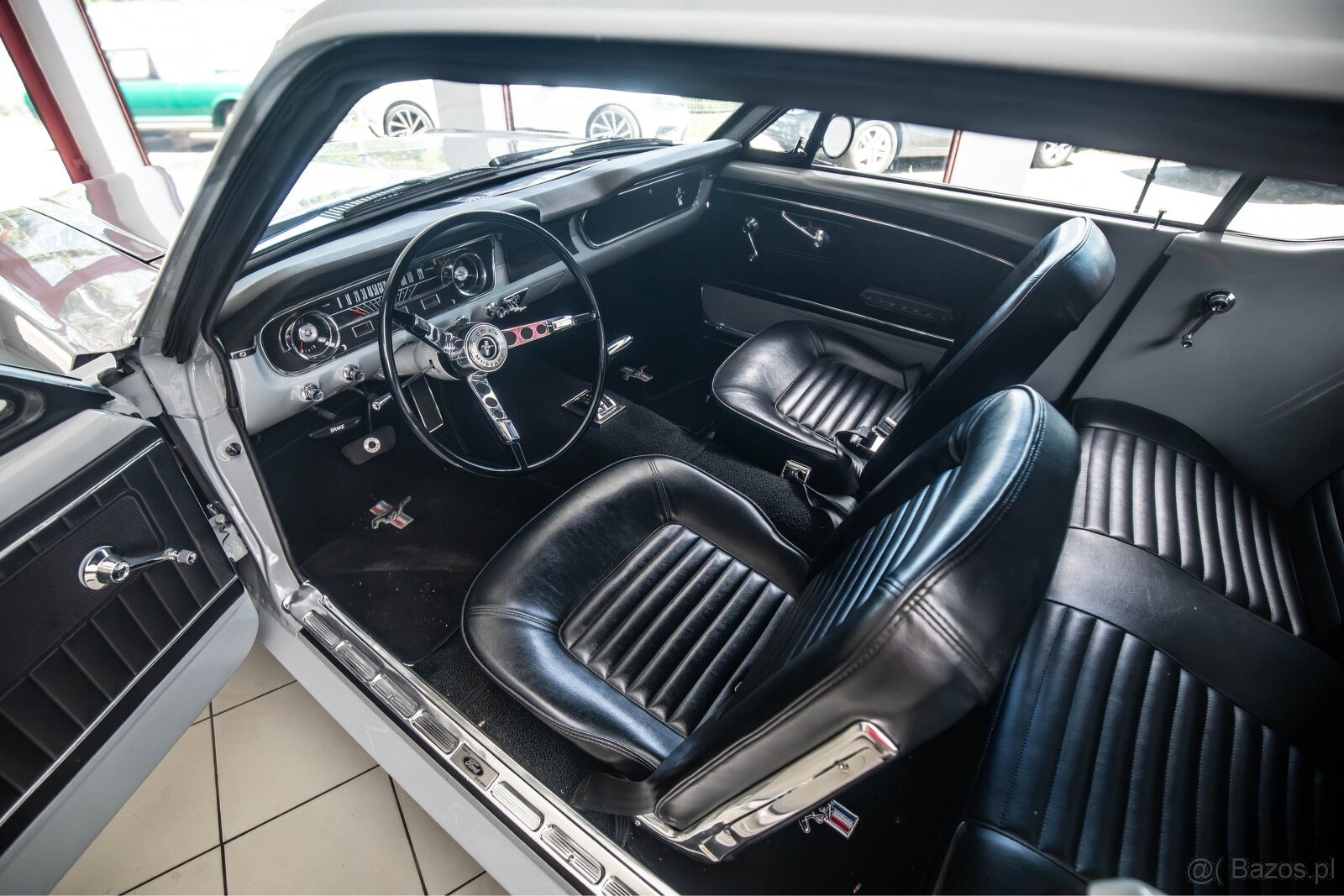 Ford mustang V8 1965 odrestaurowany od podstaw - 15