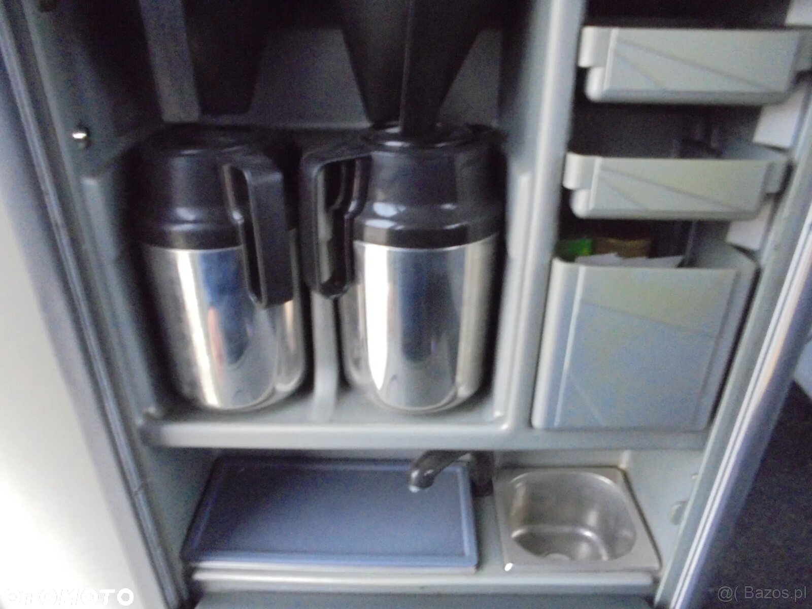 MAN R07 Lions Coach - 15