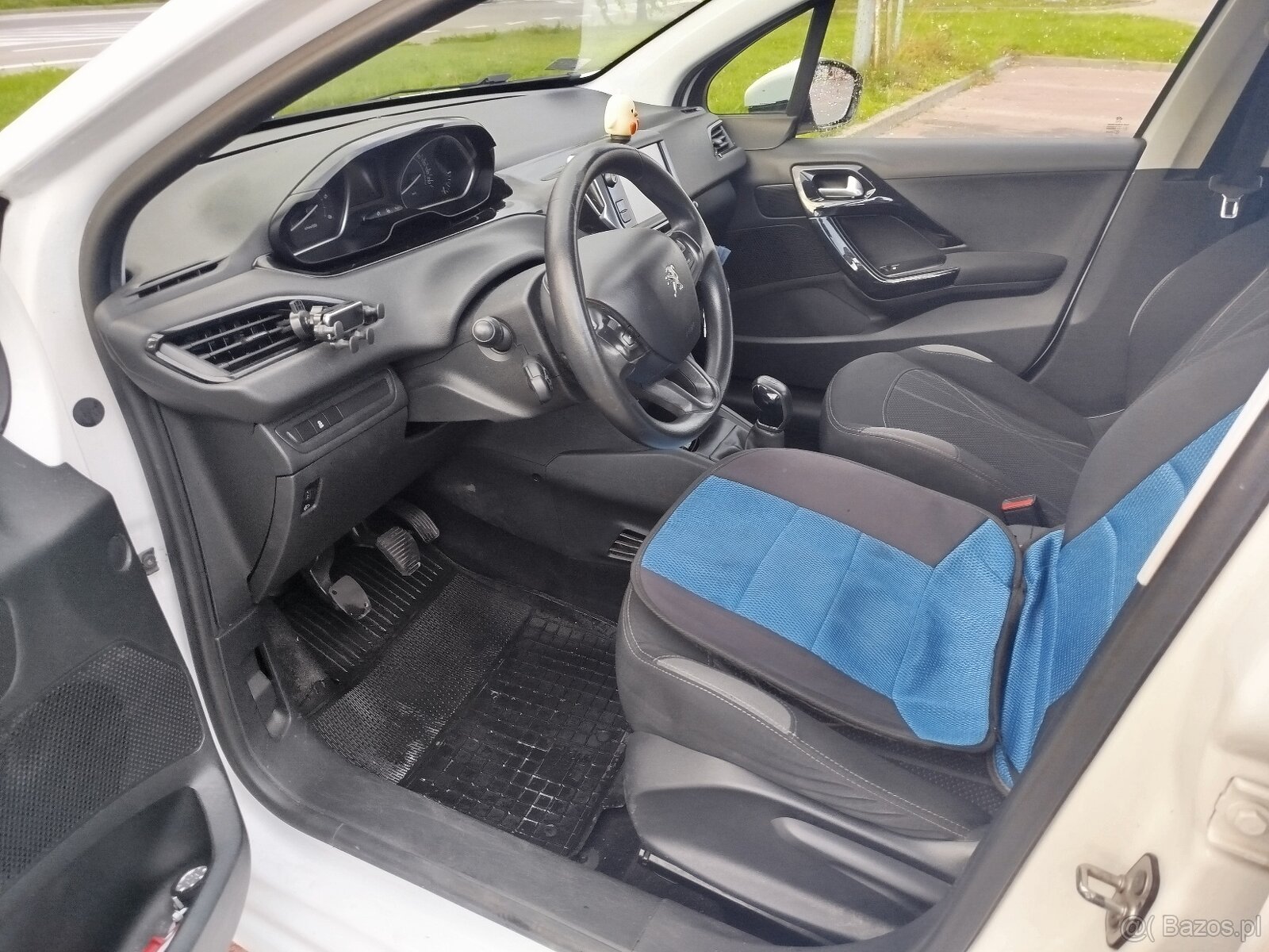 Peugeot 208 - 15