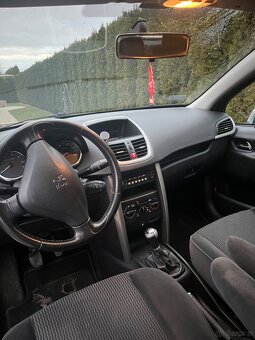 Peugeot 207 - 15