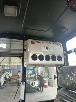 KOPARKA GĄSIENNICOWA 3,5T - 15