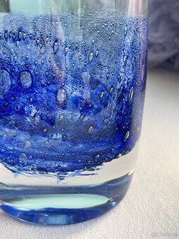 SZKŁO ARTYSTYCZNE - NIEBIESKI WAZON PULEGOSO - 15