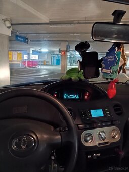 Sprzedam niezawodną i praktyczną Toyotę Yaris - 15