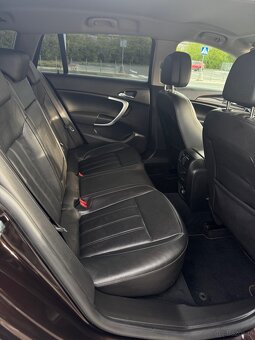 Opel Insignia 2.0 bi turbo 4x4 - 15