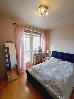 3 pokojowe mieszkanie, 52.80m2, duży balkon, III piętro, os. - 15