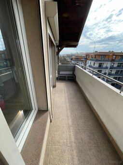 Mieszkanie z antresolą o powierzchni 39.70m2, duży balkon, u - 15