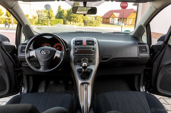 TOYOTA AURIS - 15