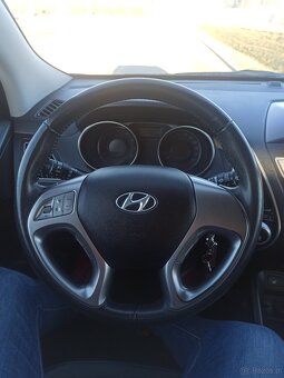 Hyundai ix35 2.0benz-gaz 4x4 - 15