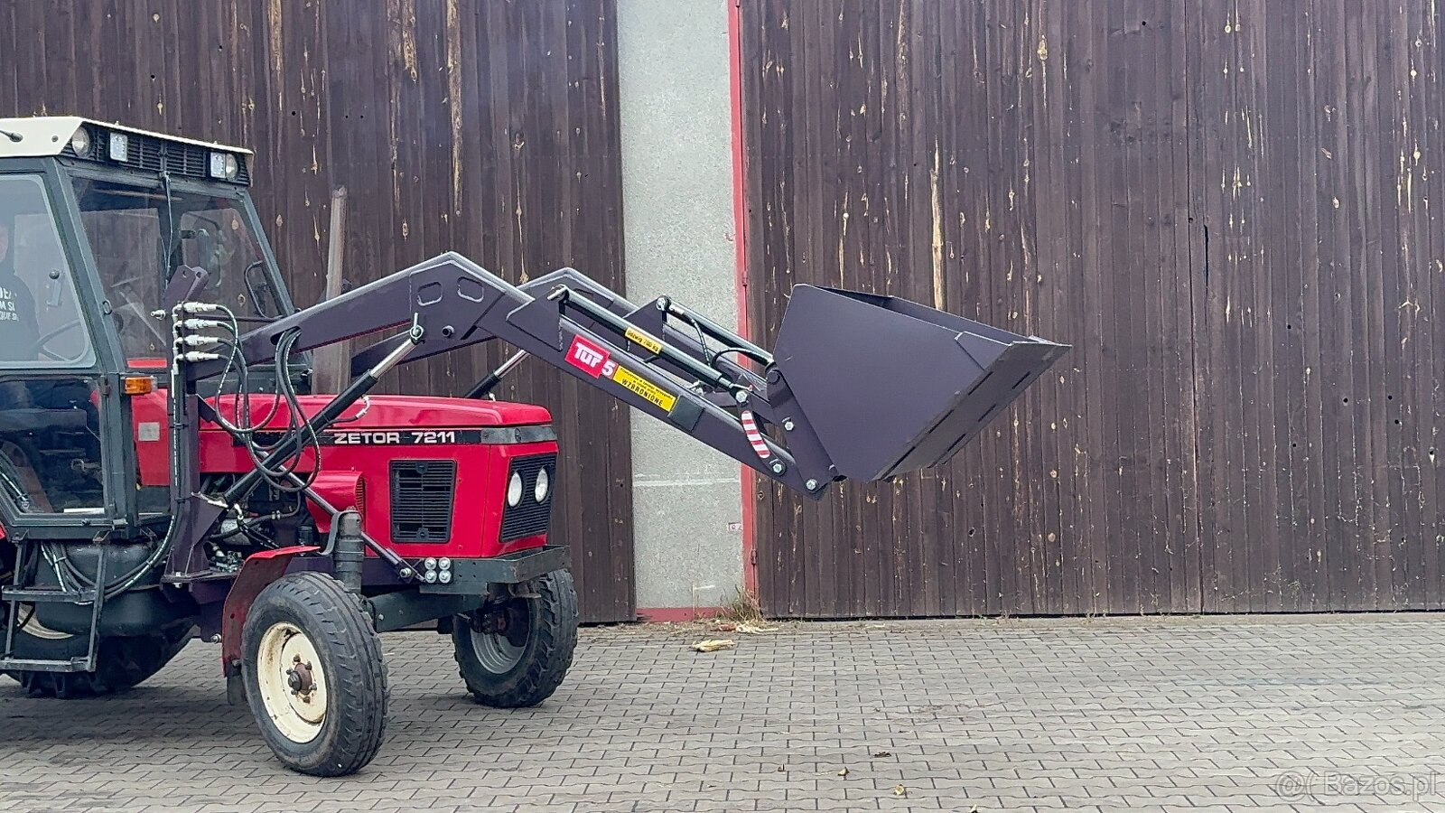 Ładowacz czołowy do Zetora z euroramką – udźwig 700 kg, 24 m - 16