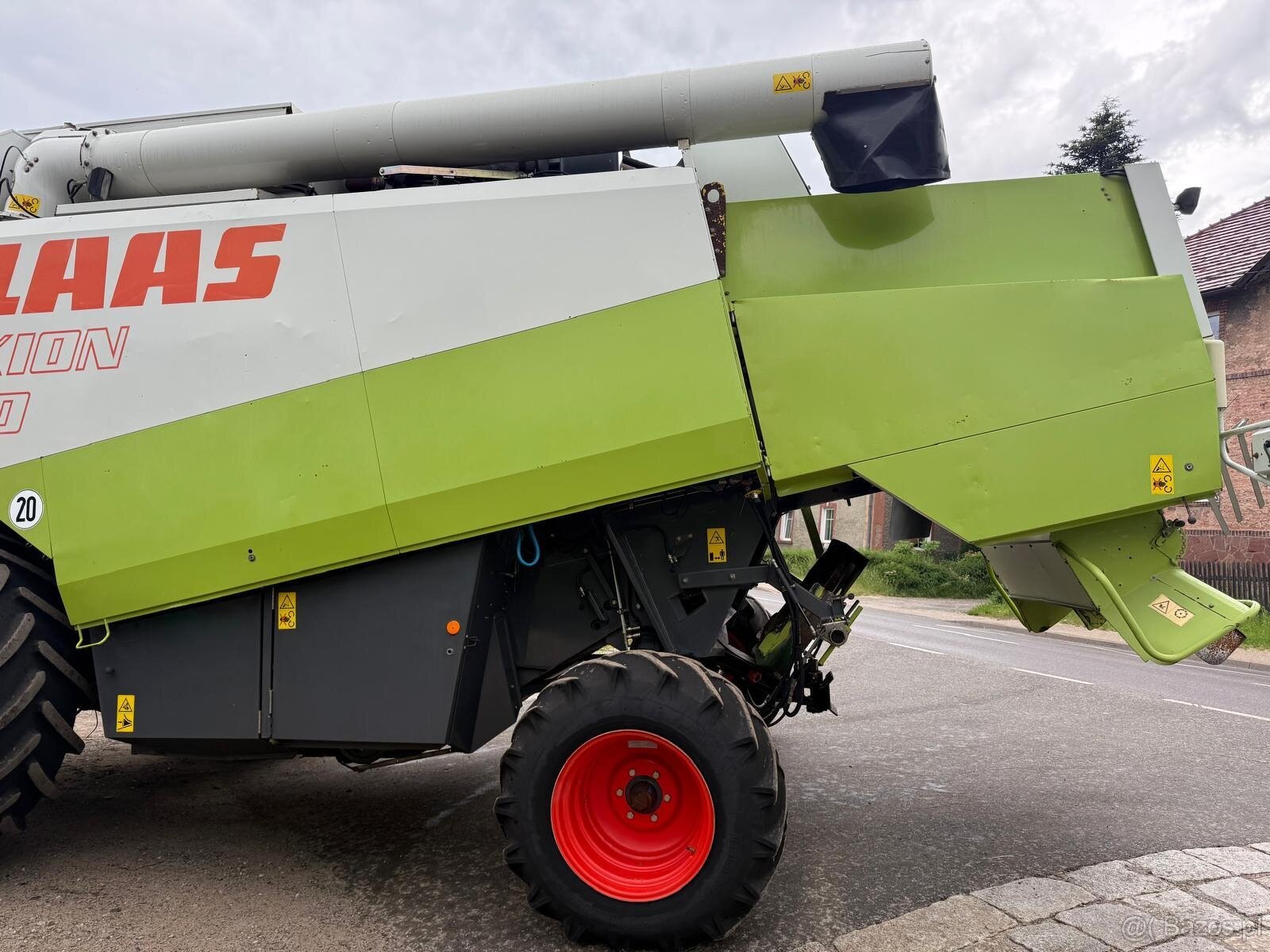 Claas Lexion 450 rok pro 2001 heder V660 lub V750. Silnik Me - 16