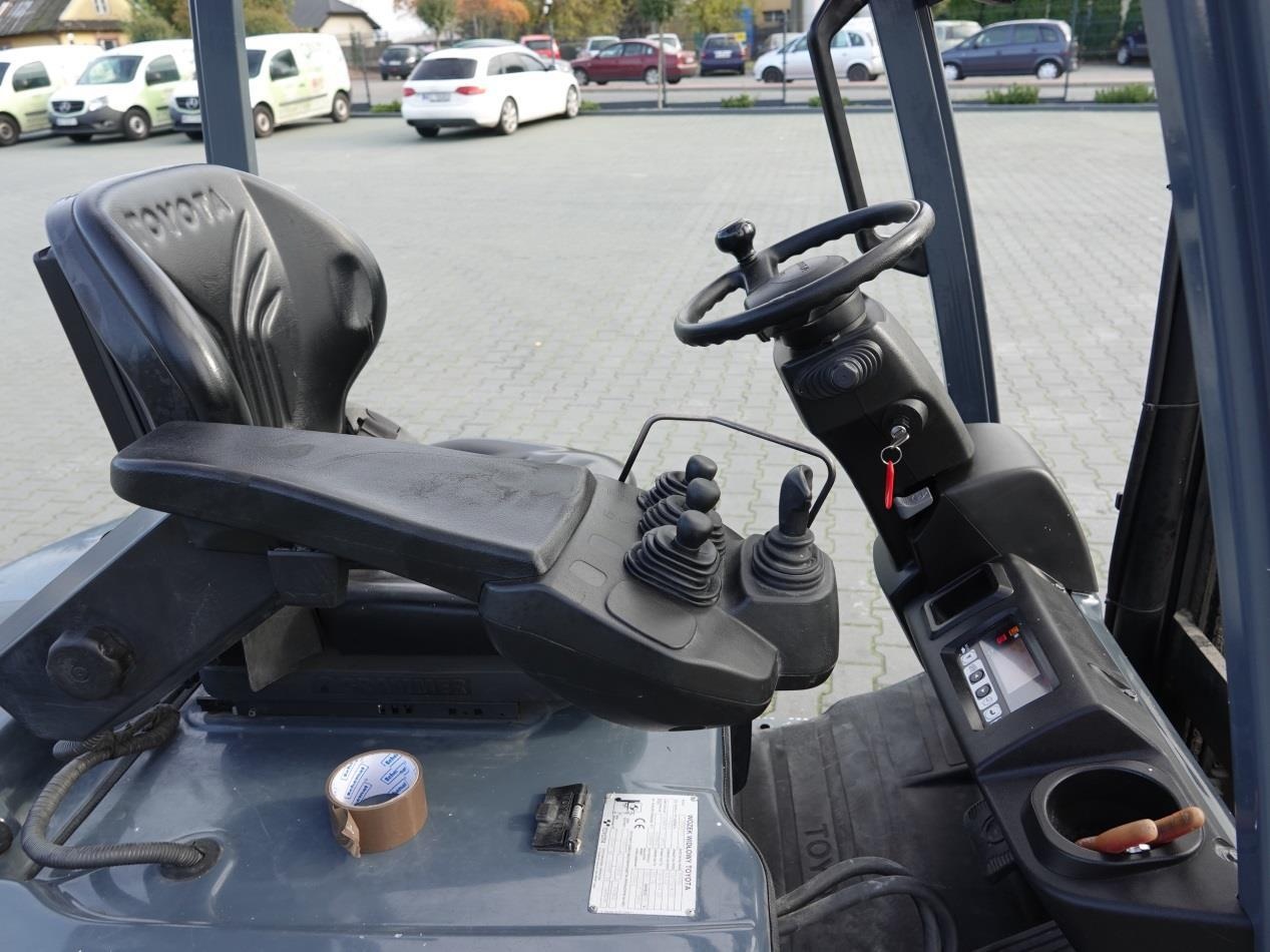 Wózek widłowy unoszący Toyota 8FBMT15 (Traigo 15) 2014r - 16