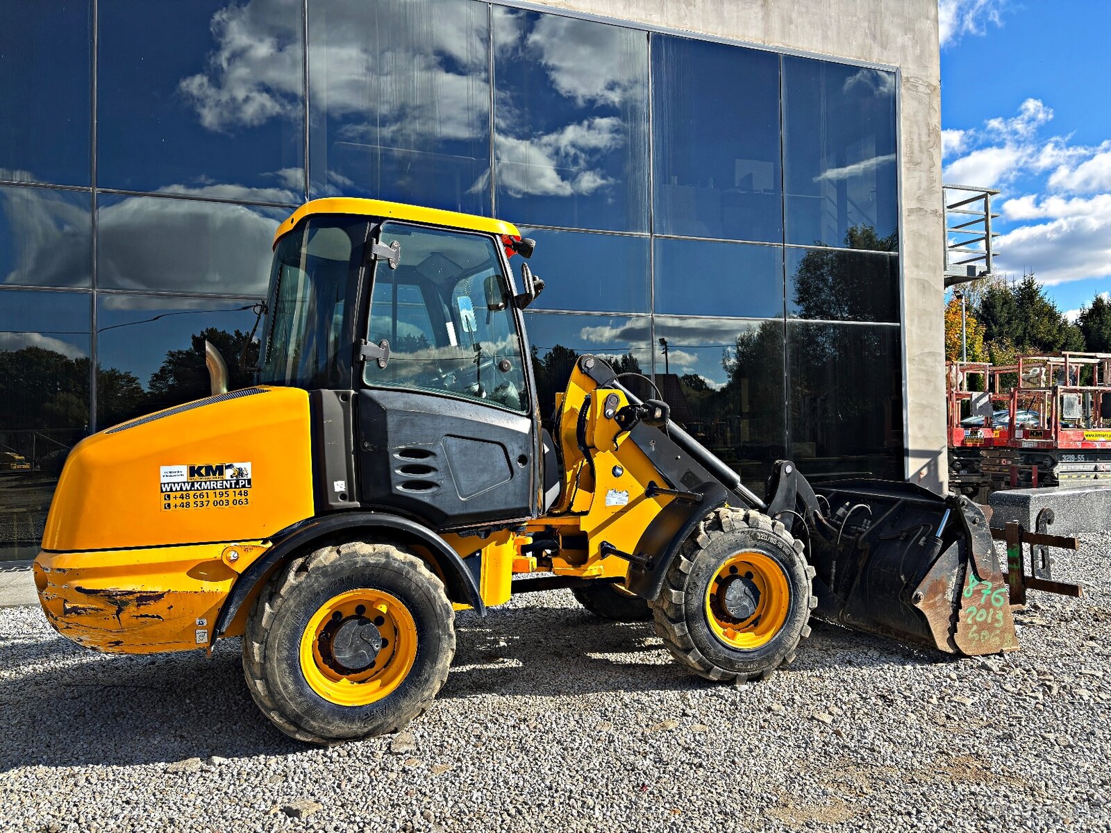 JCB 406 B ŁADOWARKA KOŁOWA 2013R | | 407 409 VOLVO L30 - 16
