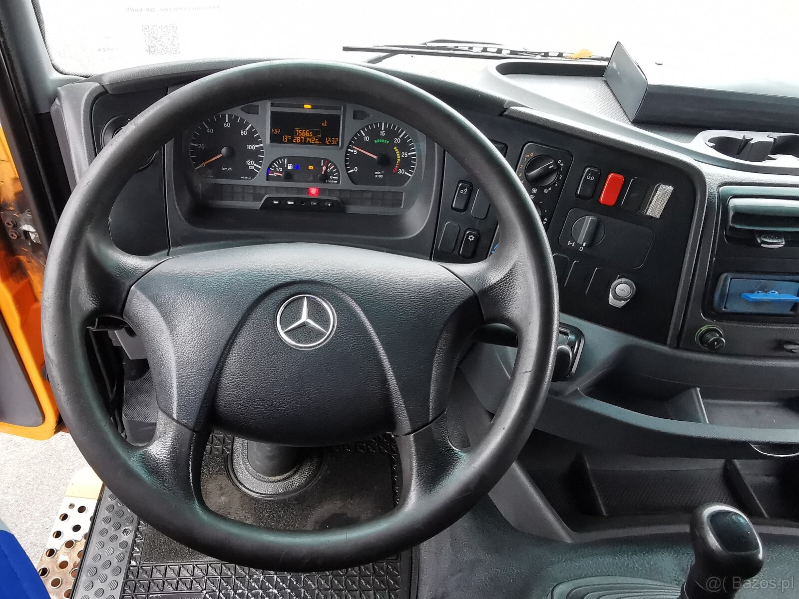 Sprzedam ciężarówkę MERCEDES-BENZ AXOR 2533 L 6X2 E4 - 16