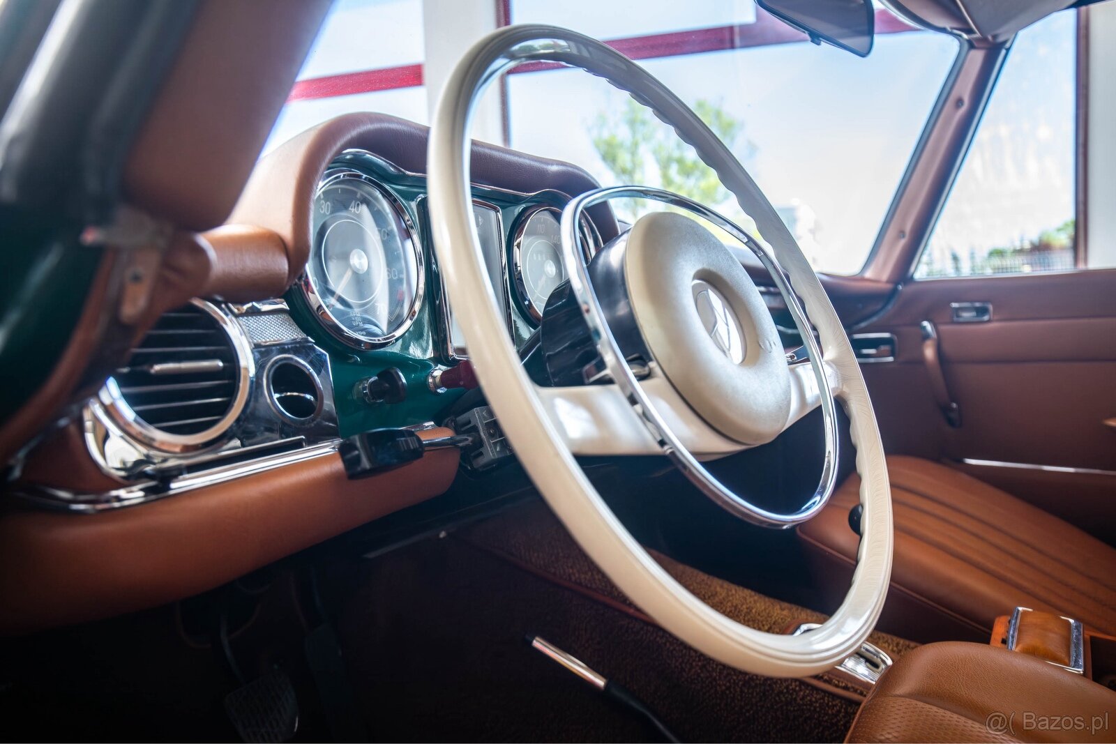 Mercedes Benz W113 280SL Pagoda - 16