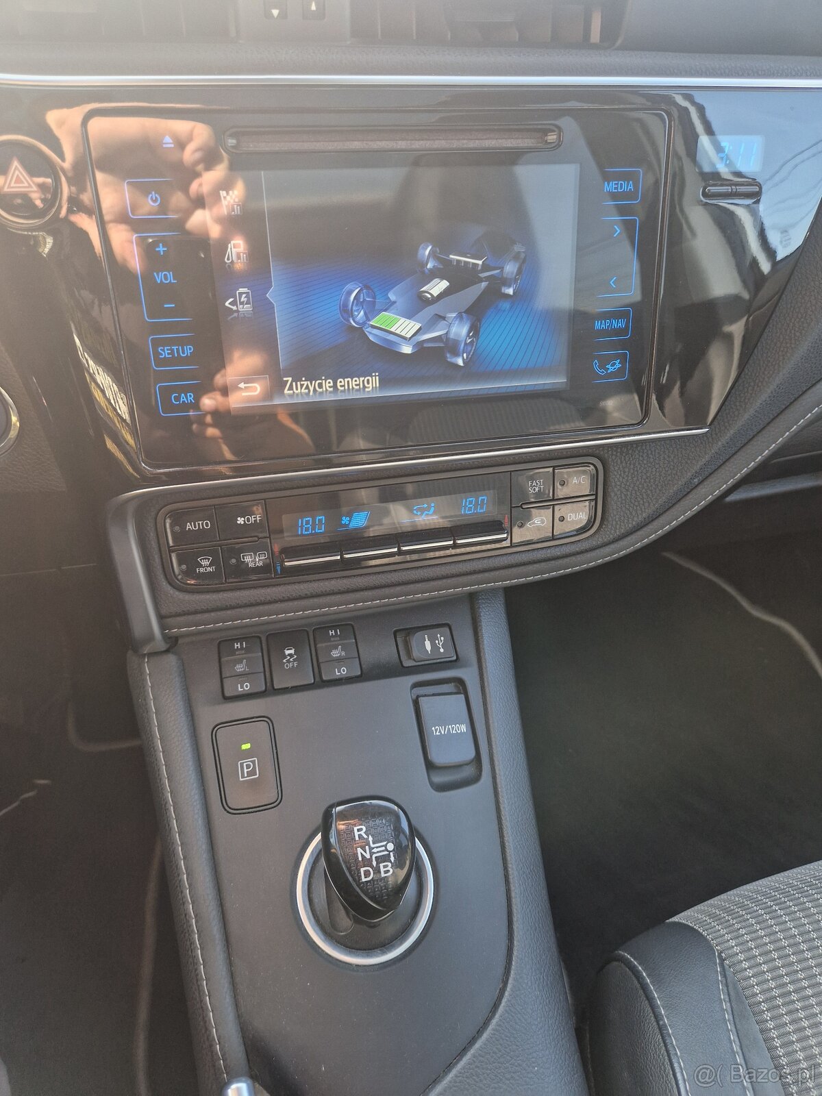 TOYOTA AURIS II 1.8HYBRID 2018R - 16