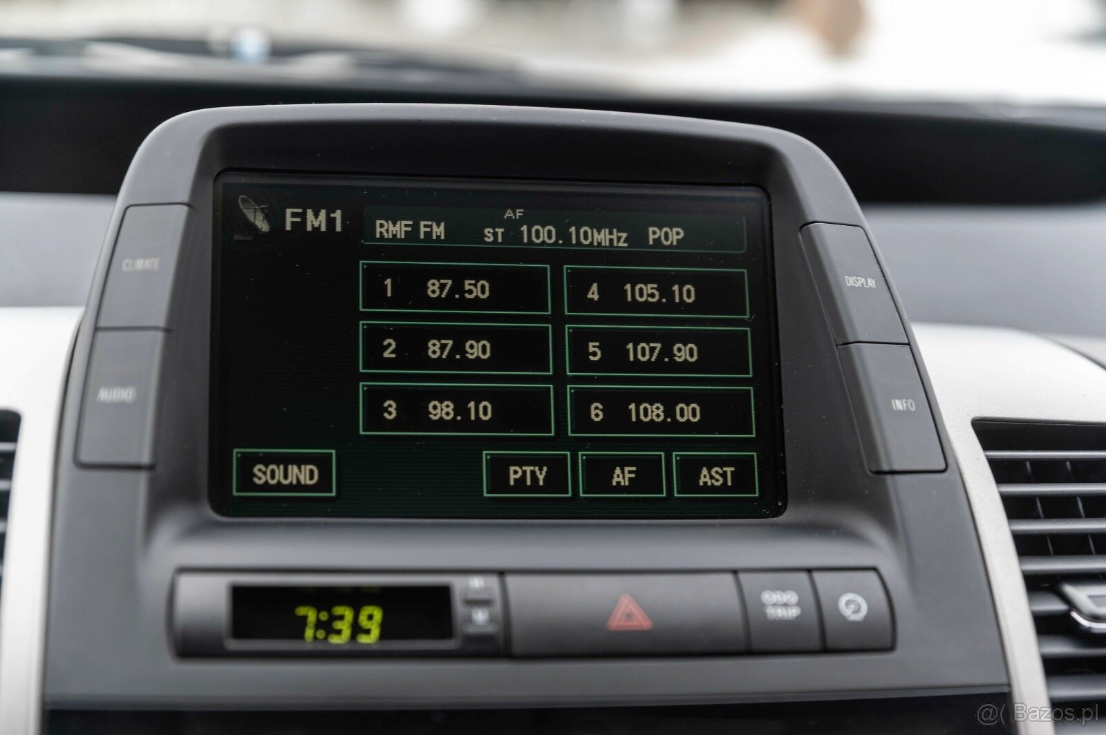 Toyota PRIUS - 16