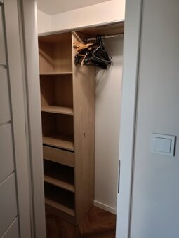 Sprzedam mieszkanie po generalnym remoncie - 16