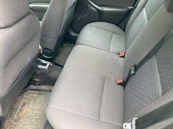 Focus 1.6 benzyna - 16