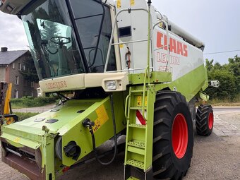 Claas lexion 450 rok pr 2001 heder V660 lub V750.  Silnik Me - 16