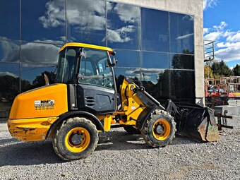 JCB 406 B ŁADOWARKA KOŁOWA 2013R | | 407 409 VOLVO L30 - 16