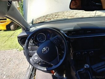 Toyota Corolla 1.6i 97kw, r.2019, klimatyzacja, 1. wlascicie - 16