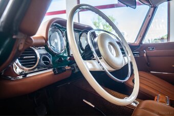 Mercedes Benz W113 280SL Pagoda - 16