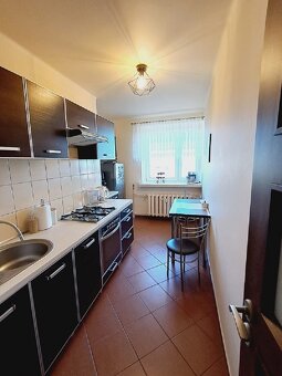 3 pokojowe mieszkanie, 52.80m2, duży balkon, III piętro, os. - 16