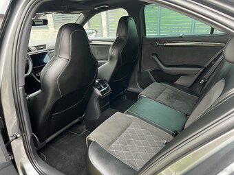 Škoda Superb 2023 Sport Line DSG 4x4 - 16