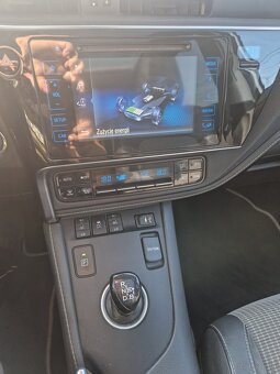 TOYOTA AURIS II 1.8HYBRID 2018R - 16